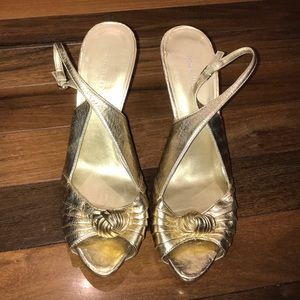 Nine West Size 10 Gold Open Toe Sling Back Heels